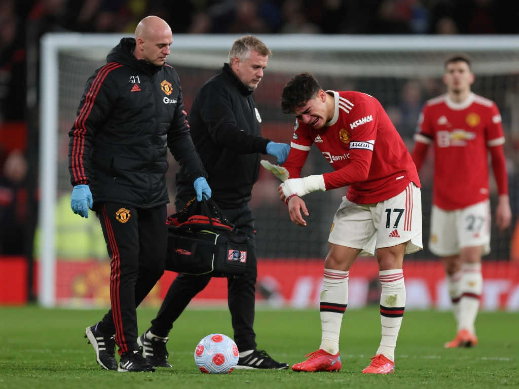 曼联主场失守雪上加霜,利马伤退连胜告终 曼联主场失守雪上加霜,利马伤退连胜告终